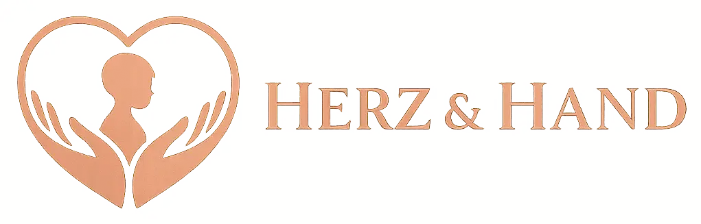 Logo von Herz & Hand, Vermittlungsagentur für Nannys und Kinderbetreuung in München